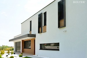 Nadokenske zunanje žaluzije HERO.5, lamela P, RAL 7016, RAL 7016