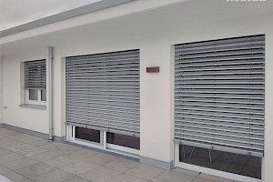 Nadokenske zunanje žaluzije HERO.5, lamela P, srebrna, srebrna